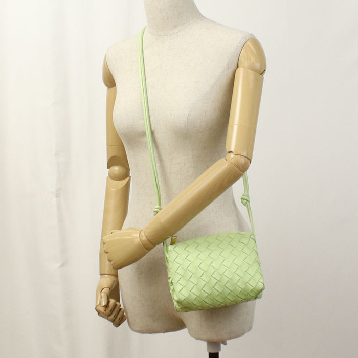 BOTTEGA VENETA Intrecciato Mini Loop Camera Bag Lambskin Shoulder Bag - Green