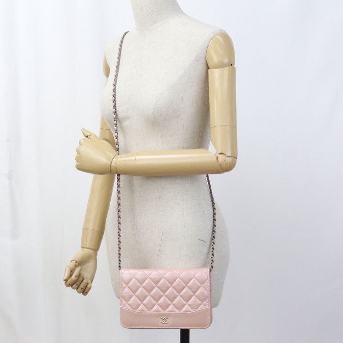 CHANEL Matelassé Leather Chain Wallet - Pink