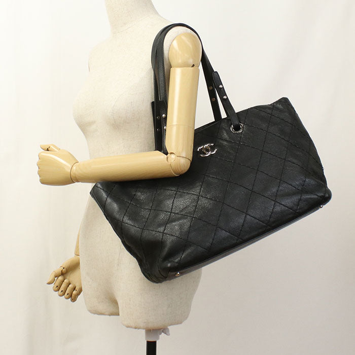 CHANEL On the Road Leather Tote Bag - Black