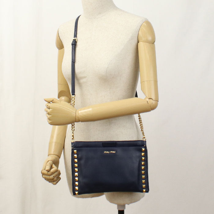 MIUMIU スタッズ カーフスキン クラッチバッグ チェーンショルダーバッグ - ネイビー