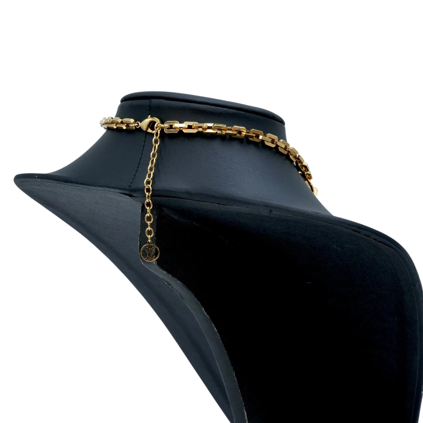 Louis Vuitton Essential V Necklace - GP 