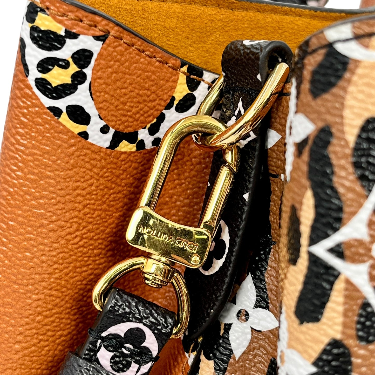 Louis Vuitton ネオノエ キャメル モノグラム ジャイアント ジャングル ショルダーバッグ -  オレンジ