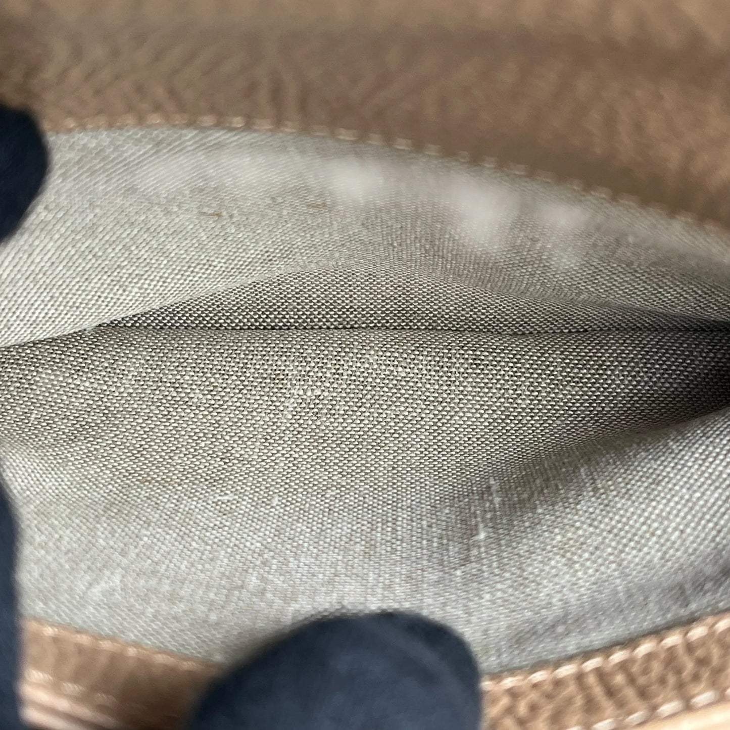 GUCCI Interlocking G Chain Shoulder Bag - Beige 