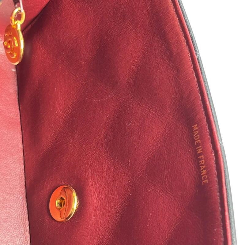 CHANEL Lambskin Matelassé Diana Flap 22 Chain Shoulder Bag - Black 