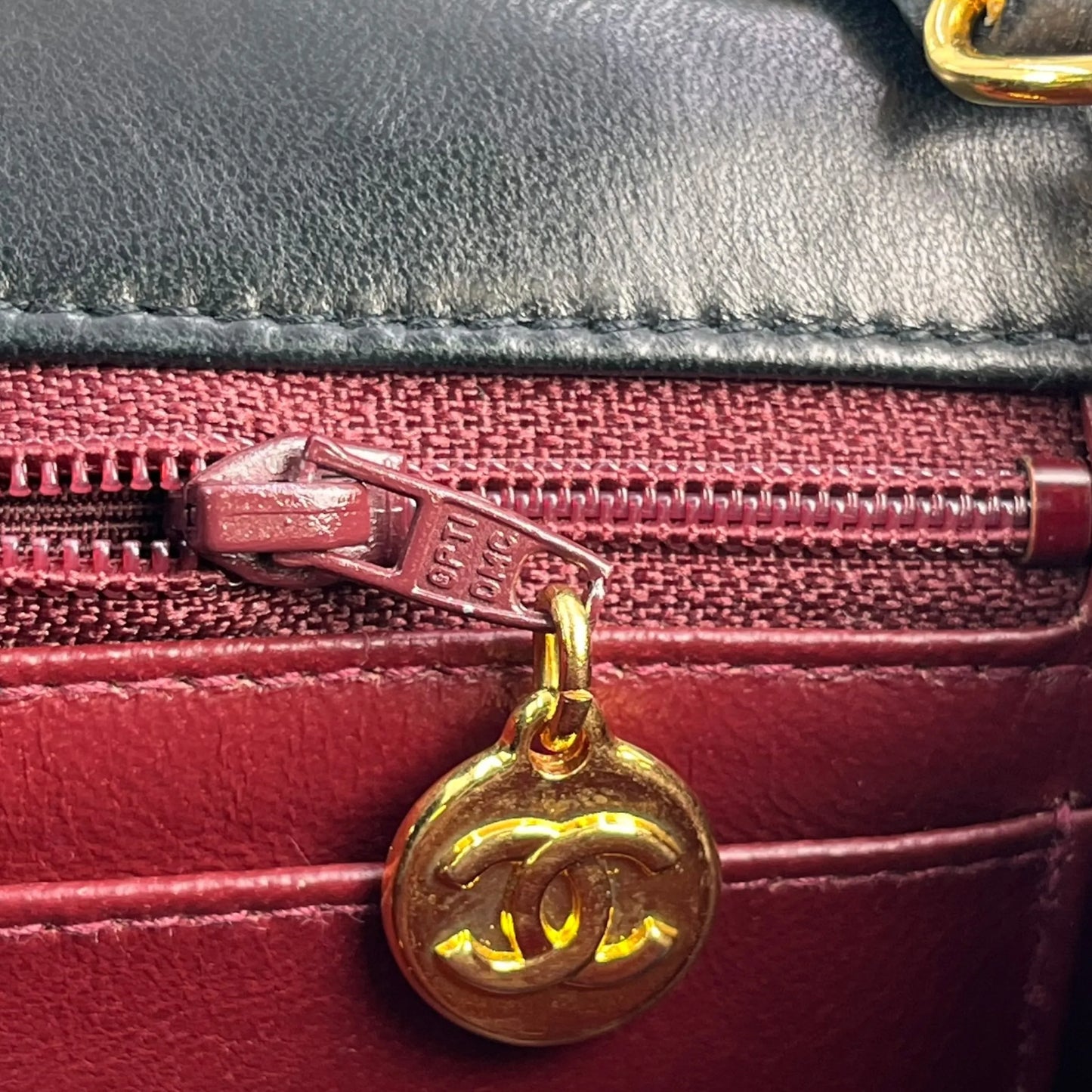 CHANEL Lambskin Matelassé Diana Flap 22 Chain Shoulder Bag - Black 