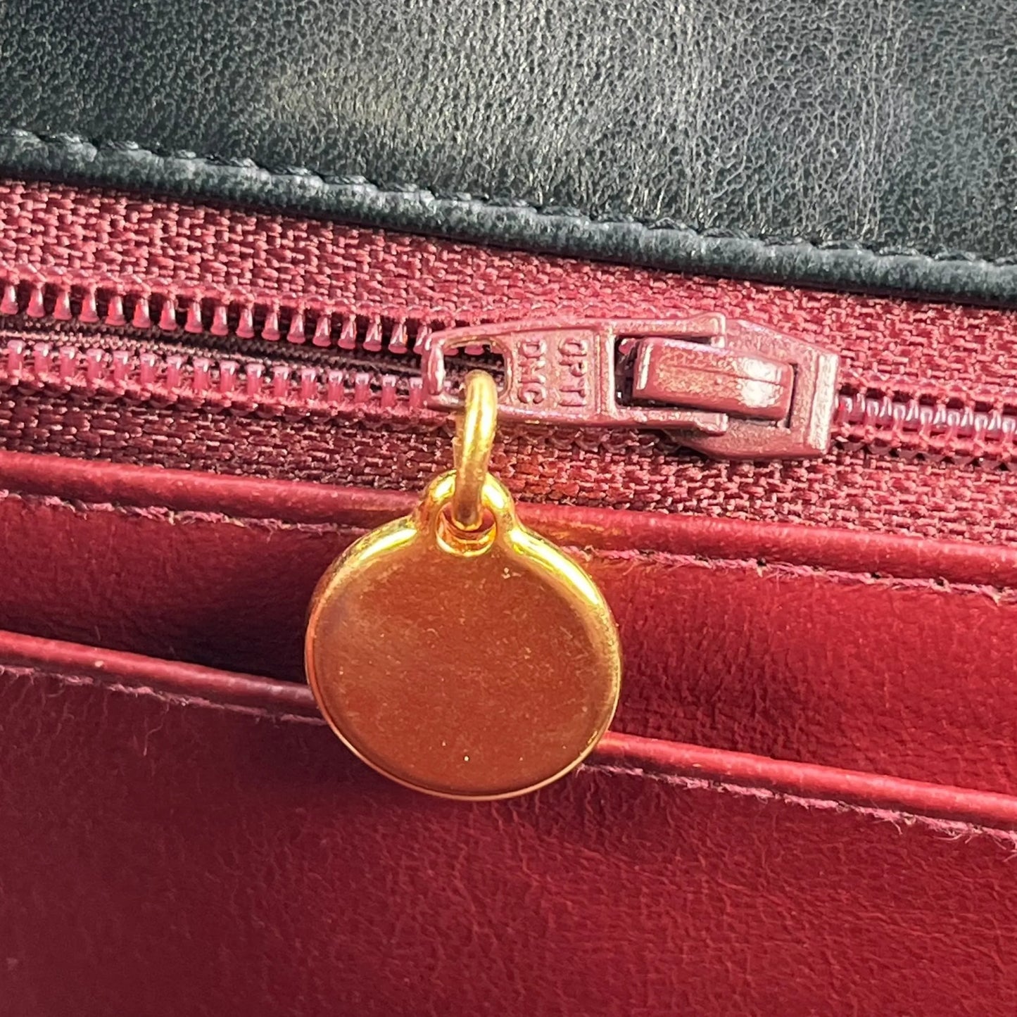 CHANEL Lambskin Matelassé Diana Flap 22 Chain Shoulder Bag - Black 