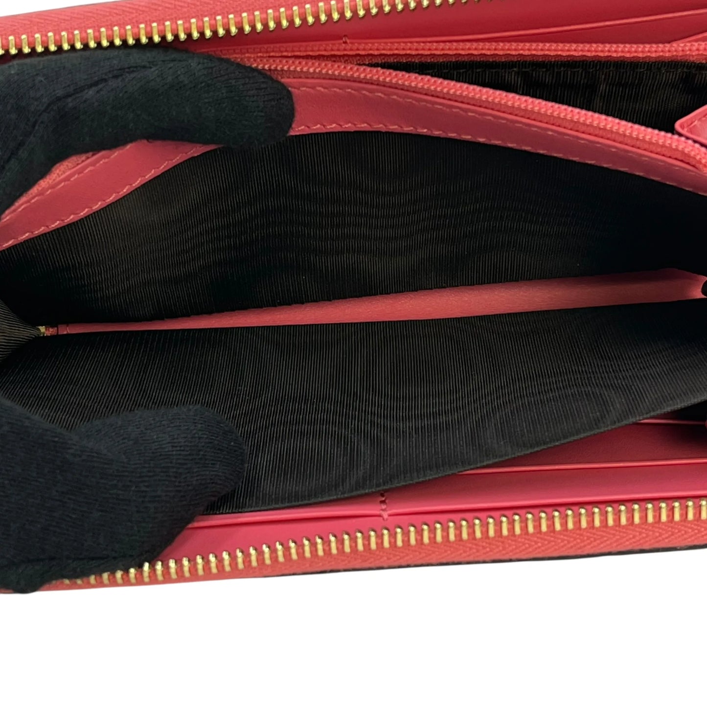 GUCCI Guccissima Round Zip Long Wallet - Pink 