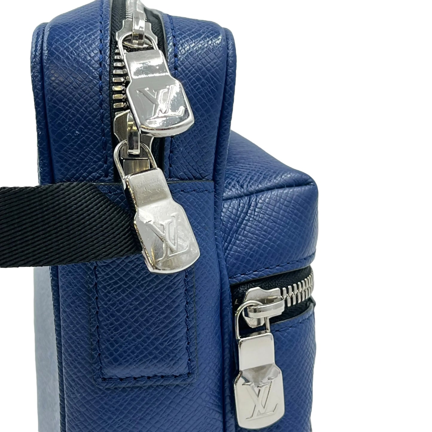 Louis Vuitton Taigarama Outdoor Messenger PM Shoulder Bag/Body Bag - Blue 