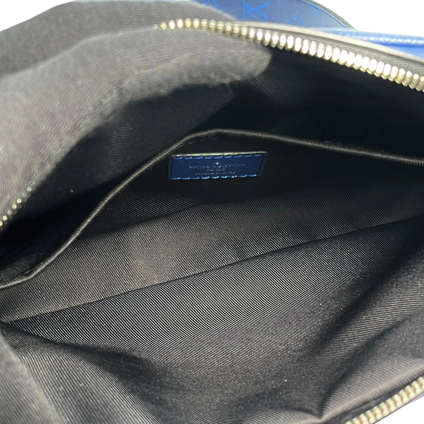 Louis Vuitton Taigarama Outdoor Messenger PM Shoulder Bag/Body Bag - Blue 