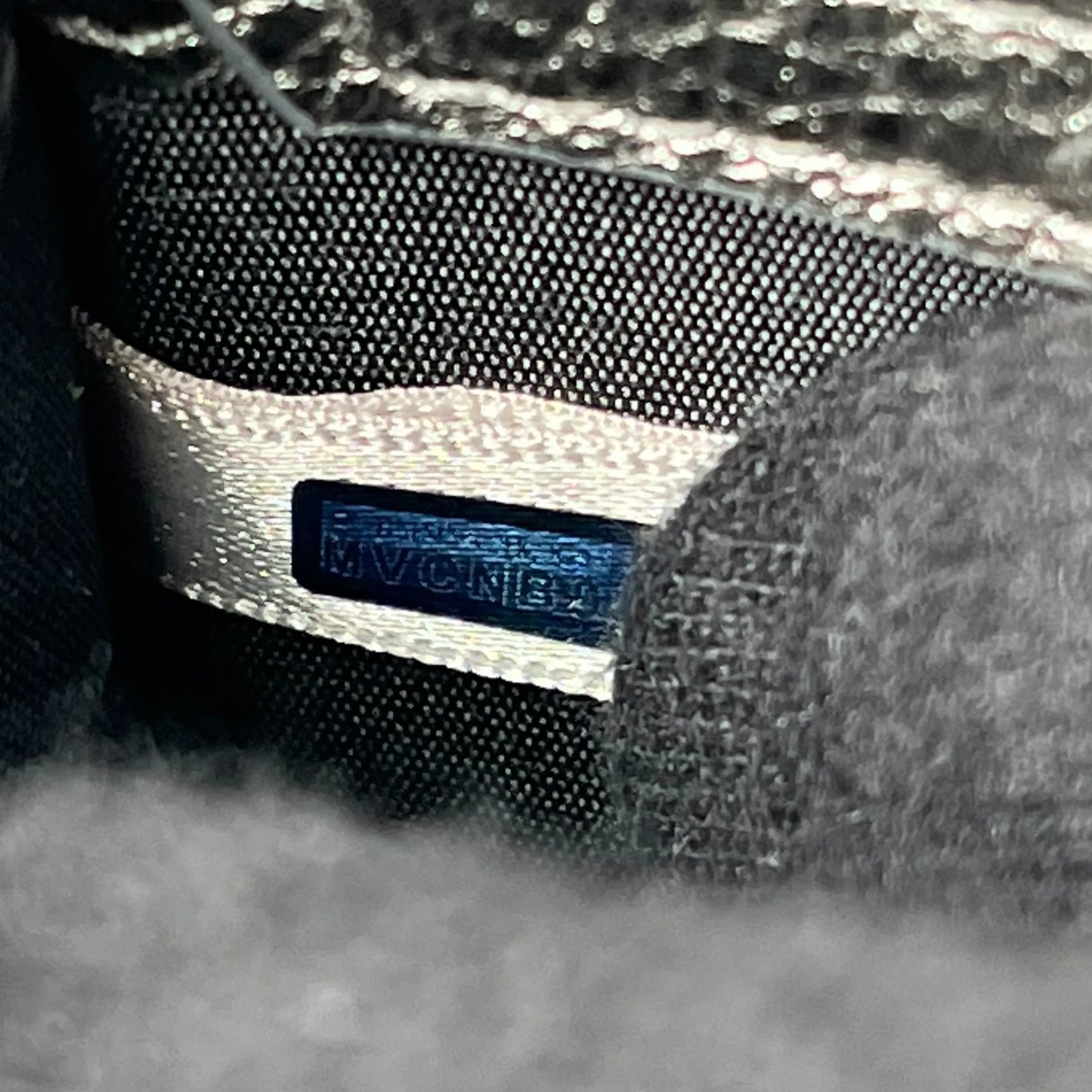 JIMMY CHOO Pegasi Phone Case Shoulder Bag - Silver 