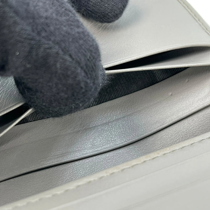 GUCCI GG Matelasse Bifold Compact Wallet - Gray 