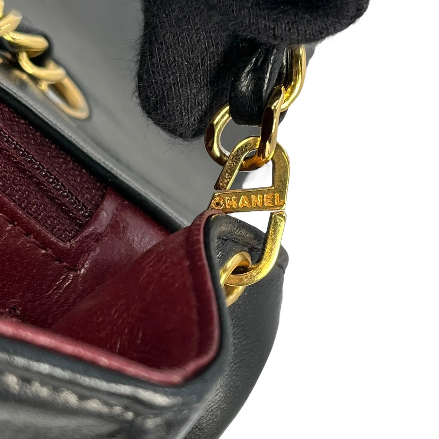 CHANEL Diana 25 Lambskin Shoulder Bag - Black 