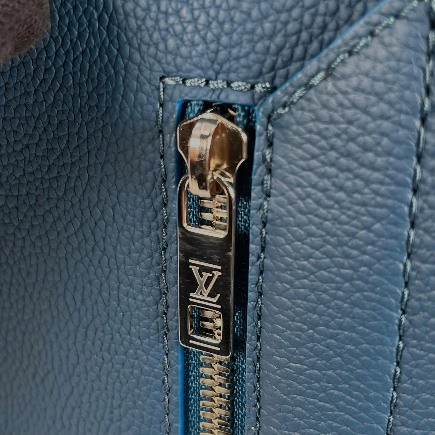 Louis Vuitton New Messenger Shoulder Bag - Navy Blue 