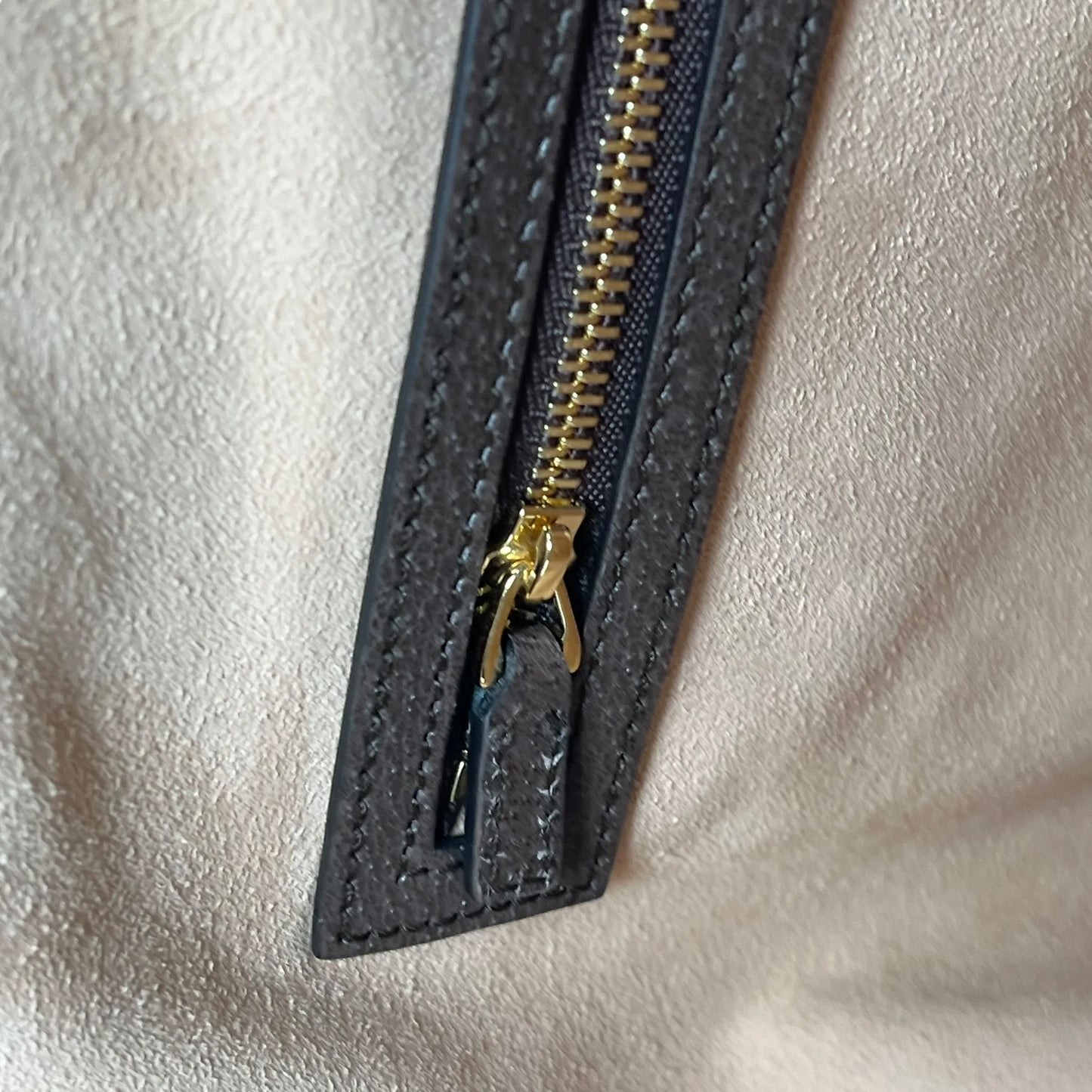 GUCCI オフディア GG スプリーム ラージ トートバッグ - ブラウン