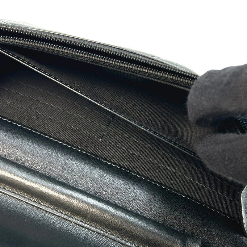 CHANEL 19 Lambskin Chain Wallet - Black 