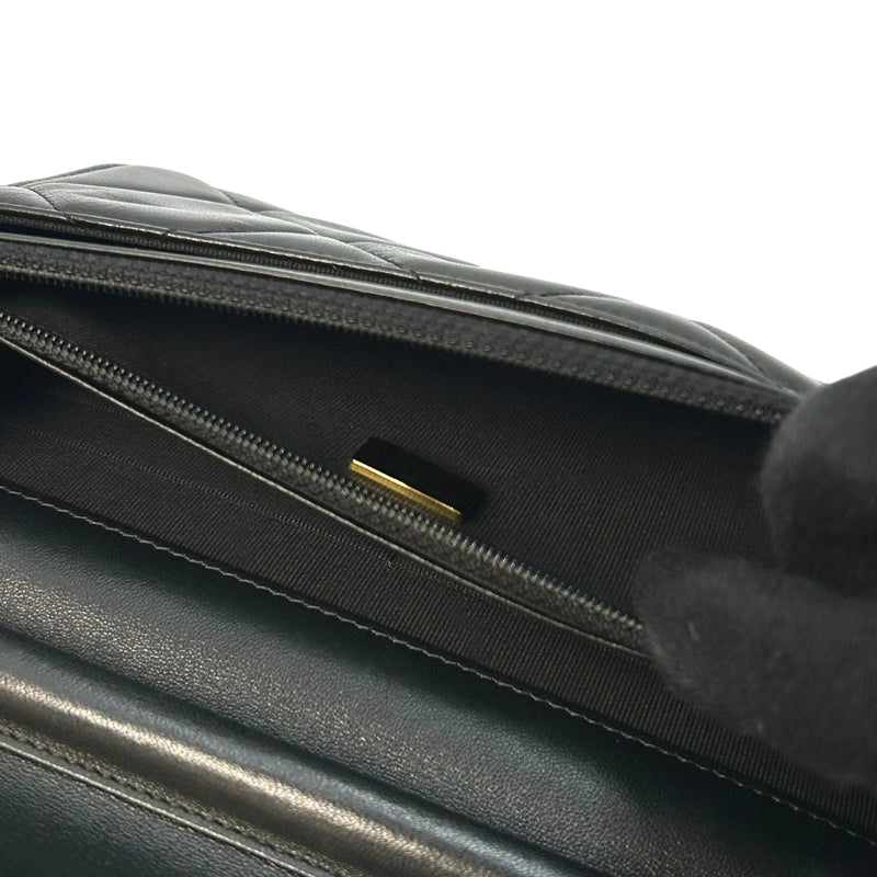CHANEL 19 Lambskin Chain Wallet - Black 