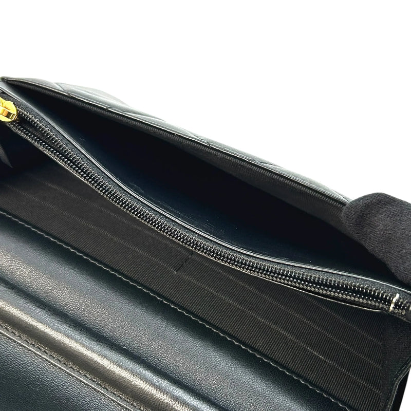 CHANEL 19 Lambskin Chain Wallet - Black 