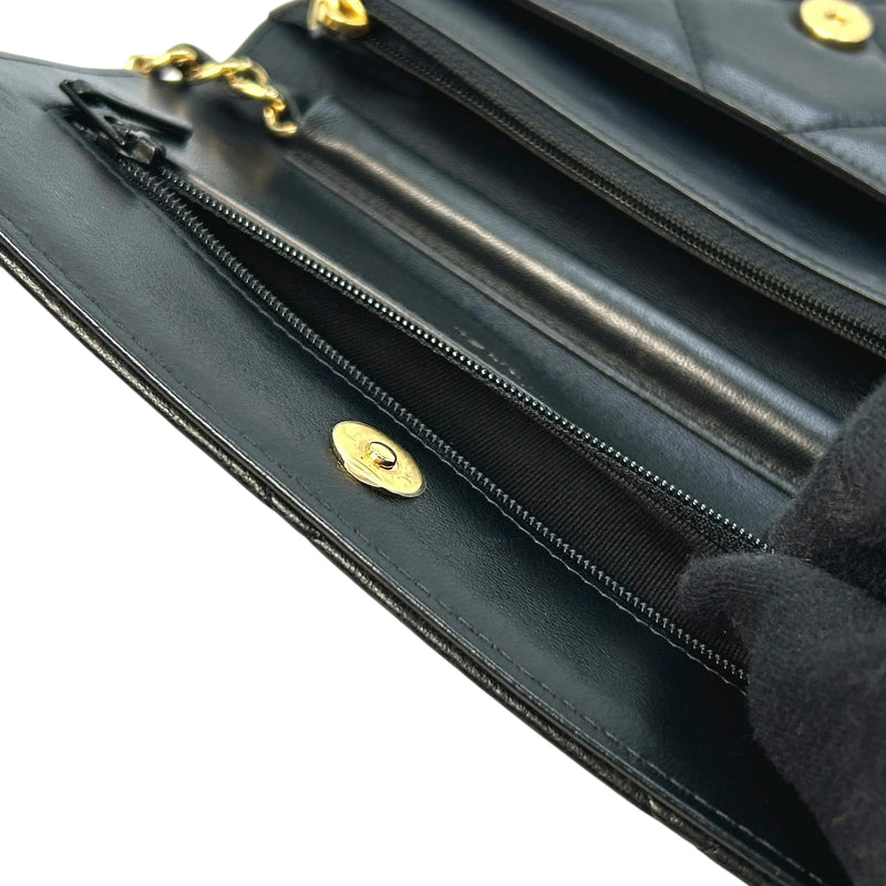 CHANEL 19 Lambskin Chain Wallet - Black 