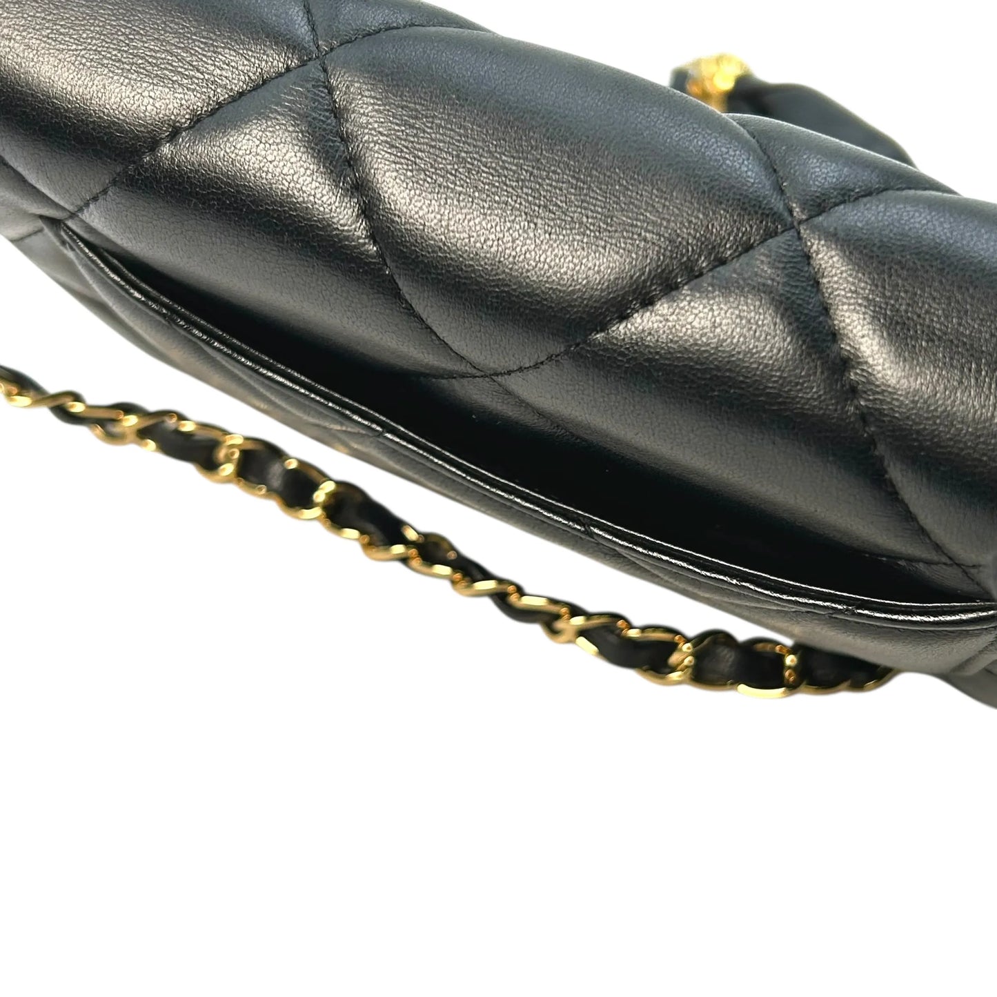CHANEL 19 Lambskin Chain Wallet - Black 