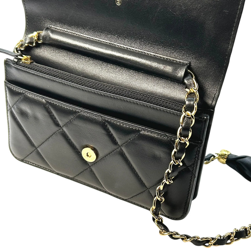 CHANEL 19 Lambskin Chain Wallet - Black 