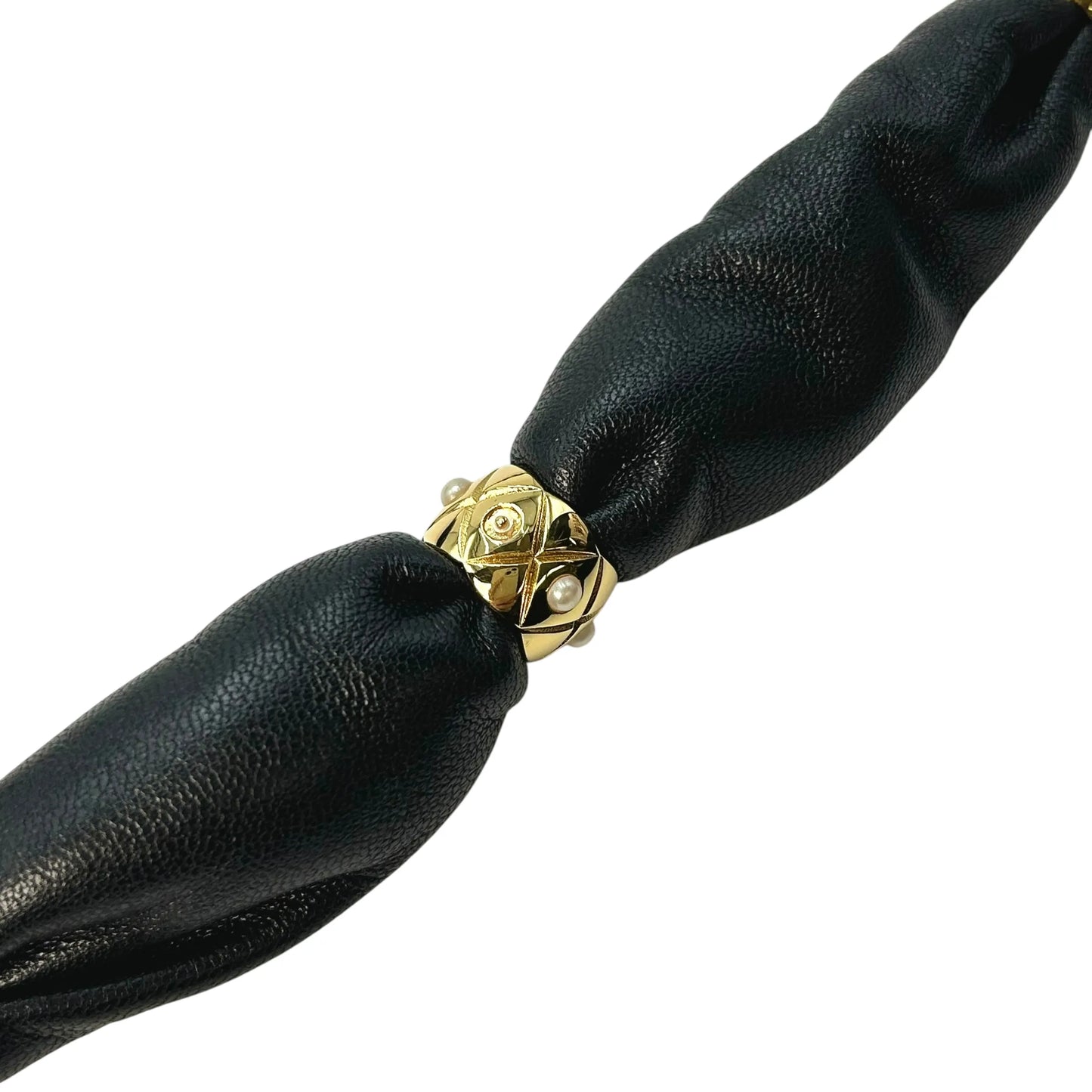 CHANEL 19 Lambskin Chain Wallet - Black 