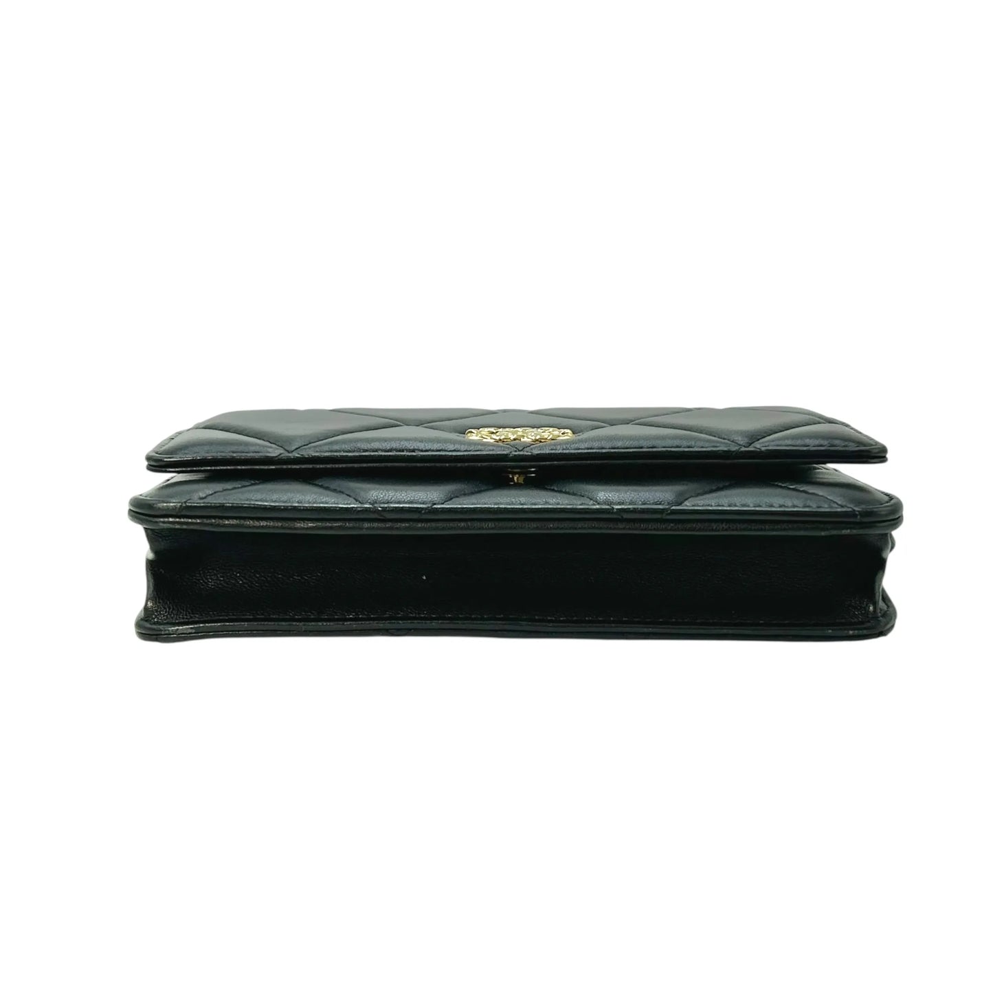 CHANEL 19 Lambskin Chain Wallet - Black 
