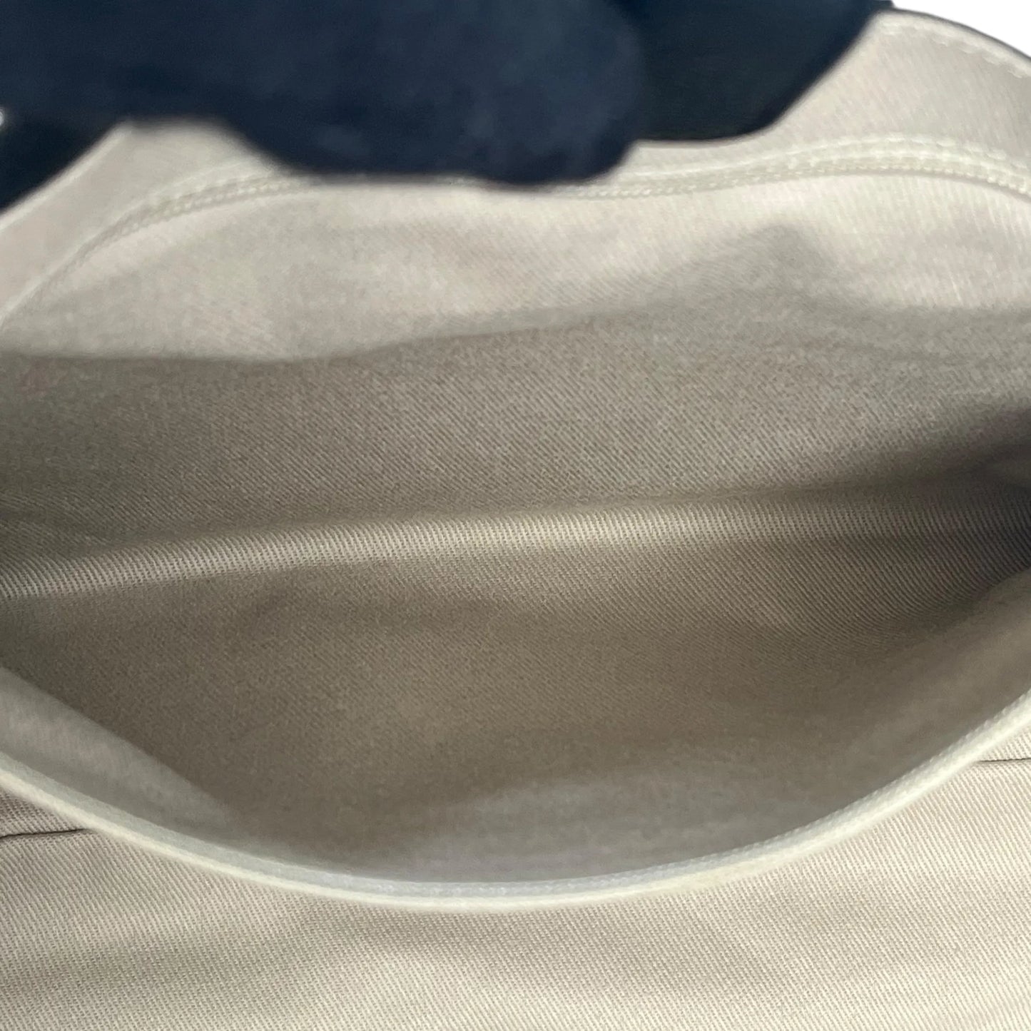 CHANEL ドーヴィルMM グレイズドレザー トートバッグ - ブラック