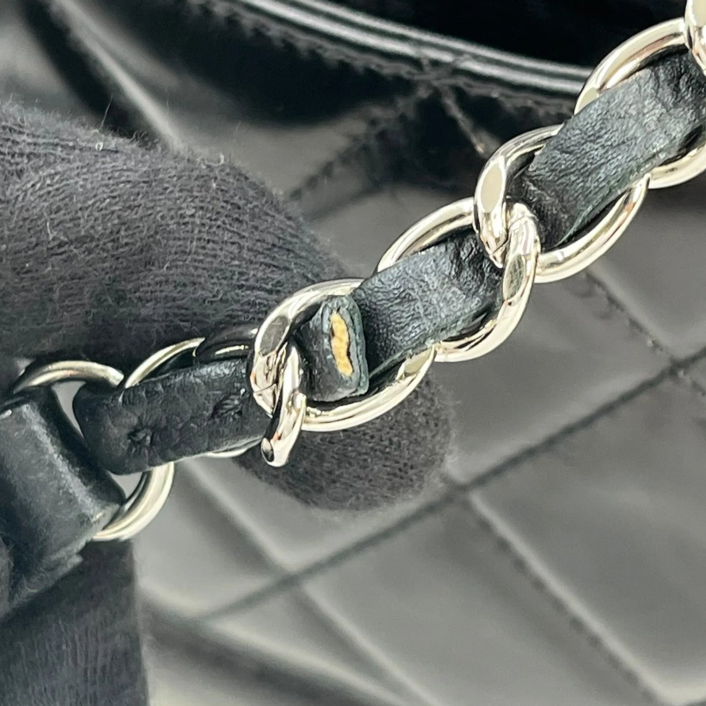 CHANEL ドーヴィルMM グレイズドレザー トートバッグ - ブラック