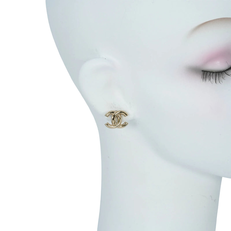 CHANEL CC Logo Earrings B25P - Metal 