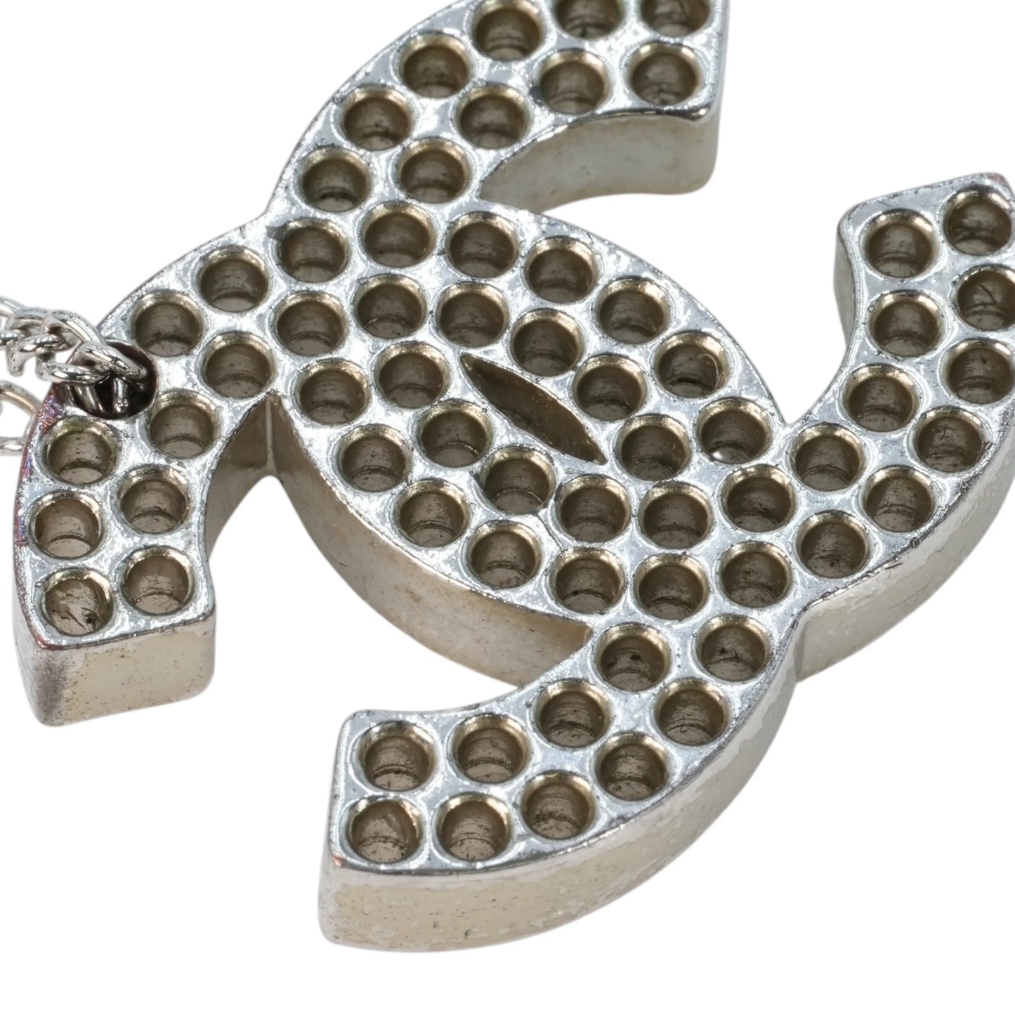 CHANEL パンチング CC ロゴ ネックレス - メタル