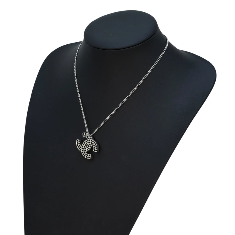 CHANEL パンチング CC ロゴ ネックレス - メタル