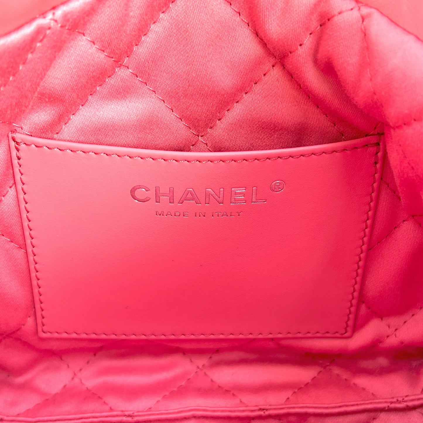 CHANEL Calfskin 22 Mini Handbag with Chain Shoulder Bag - Pink 