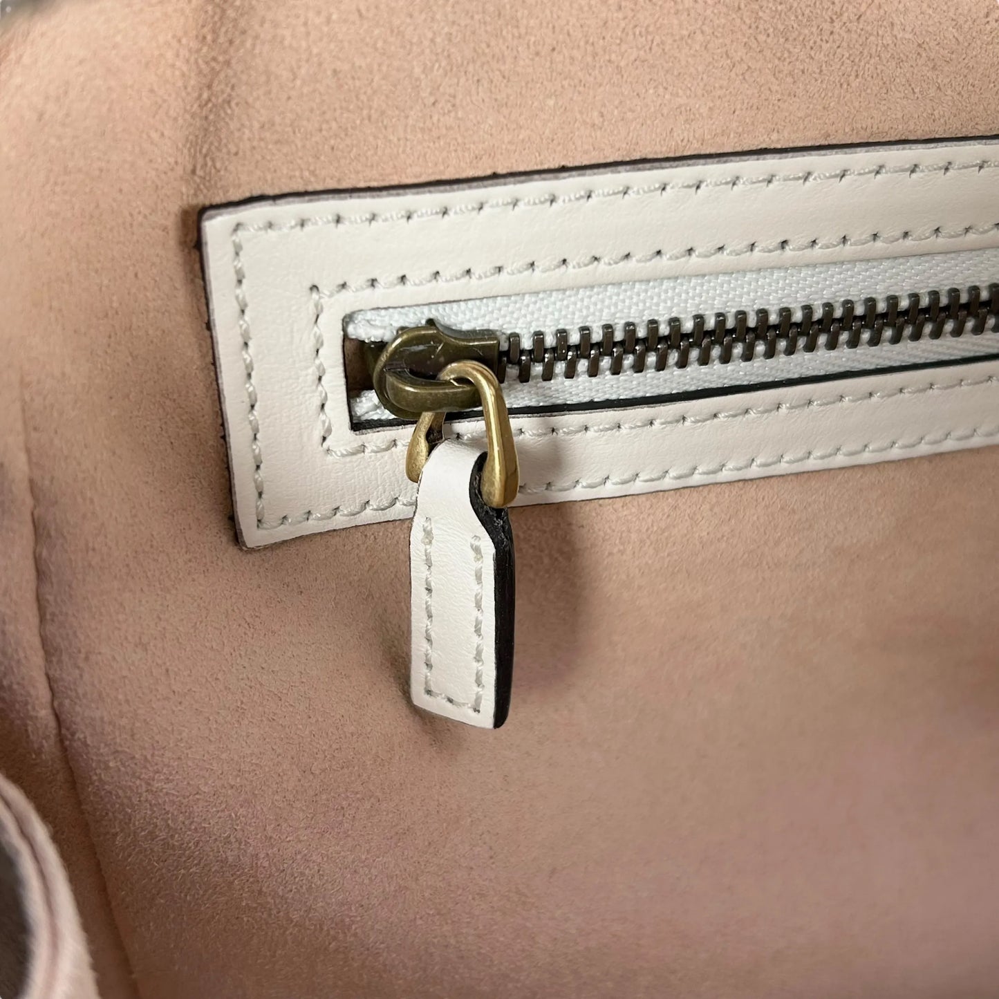 GUCCI GG Marmont Leather Handbag/Shoulder Bag - White 