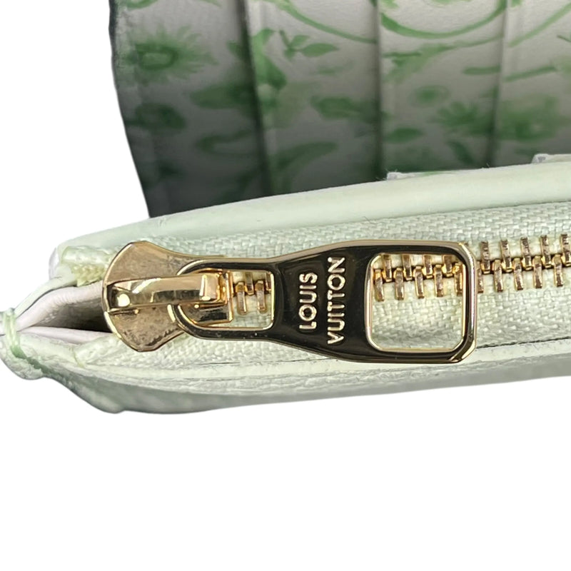 Louis Vuitton Capucines Portefeuille Compact Wallet - Mint Green 
