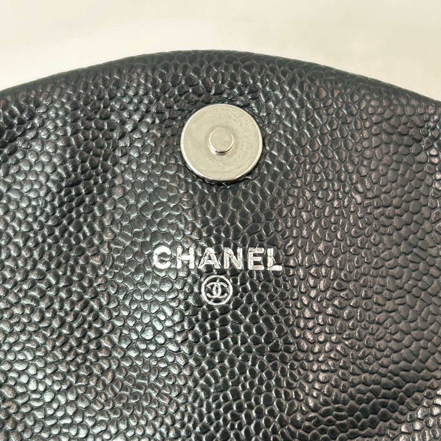CHANEL ハーフムーン チェーンウォレット キャビアスキン_38171