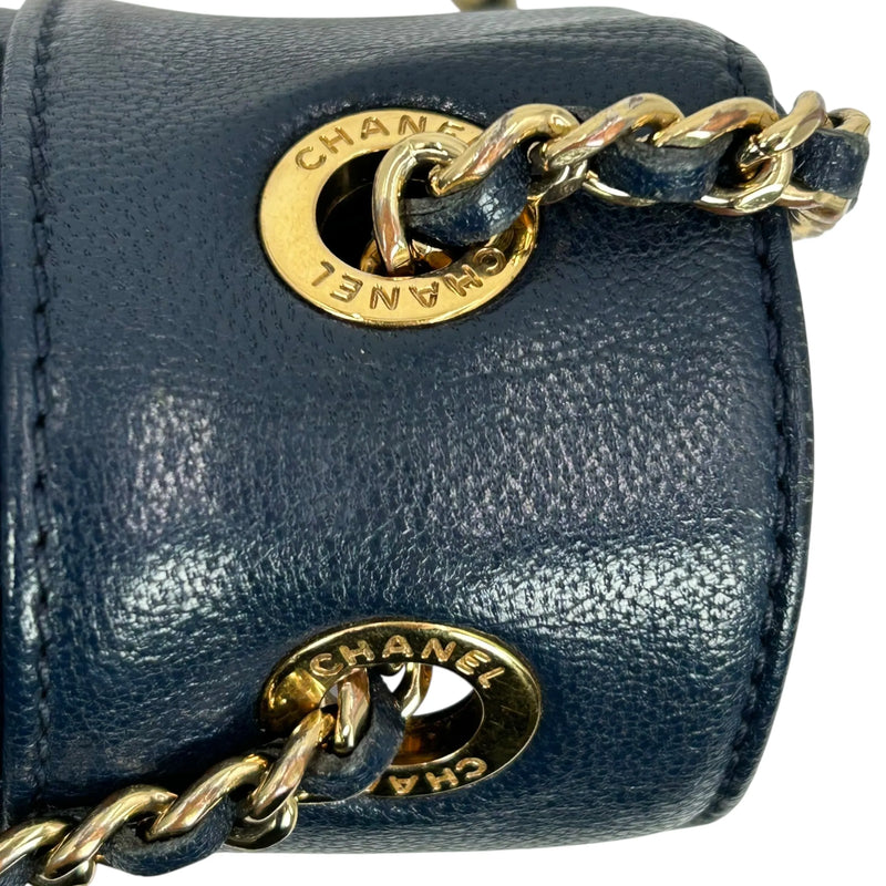 CHANEL マドアモゼル ラムスキン チェーンショルダーバッグ - ネイビー