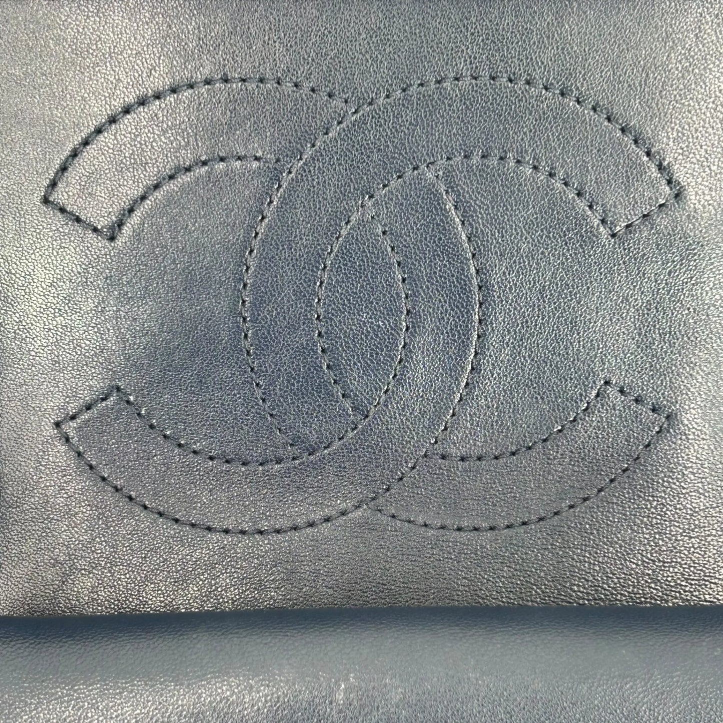 CHANEL マドアモゼル ラムスキン チェーンショルダーバッグ - ネイビー