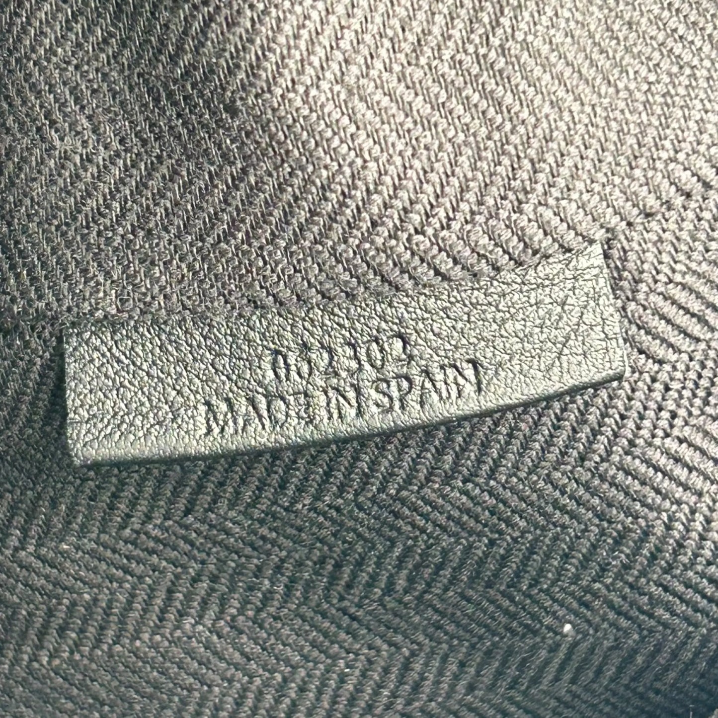 LOEWE キュービィ カーフスキン クロスボディバッグ ショルダーバッグ - ブラック