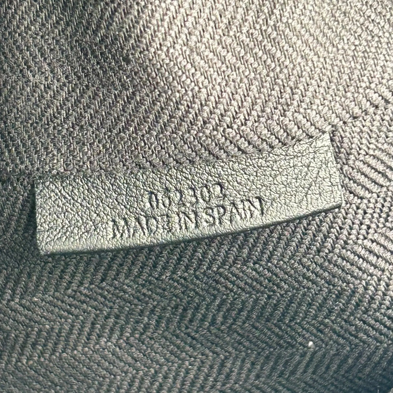 LOEWE キュービィ カーフスキン クロスボディバッグ ショルダーバッグ - ブラック