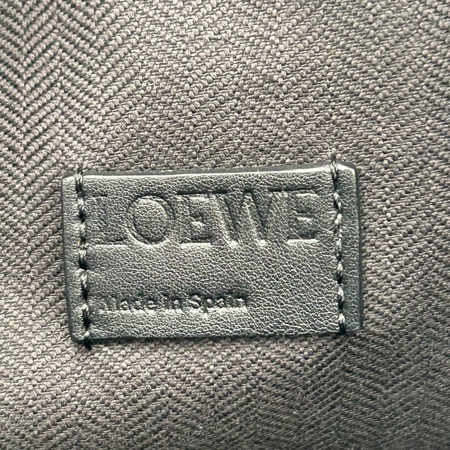 LOEWE キュービィ カーフスキン クロスボディバッグ ショルダーバッグ - ブラック