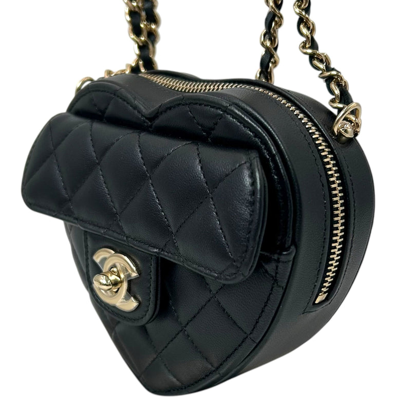 CHANEL マトラッセ ラムスキン チェーンショルダーバッグ ハート ブラック ゴールド金具 _38926