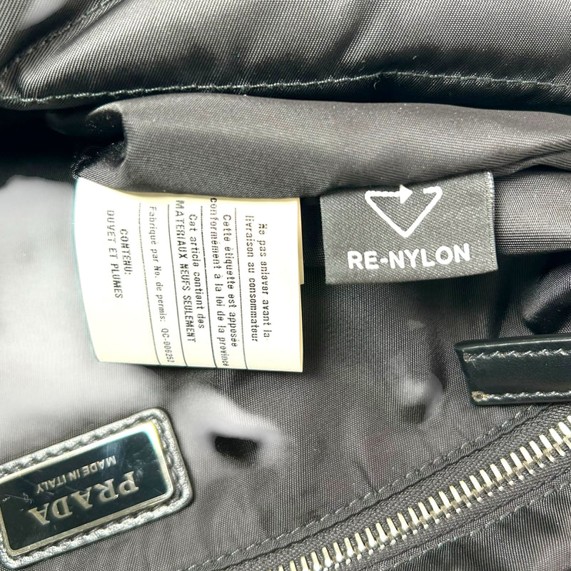 PRADA パデッドRe Nylon ショルダーバッグ ファブリック ナイロン ブラック 2VD045_37793