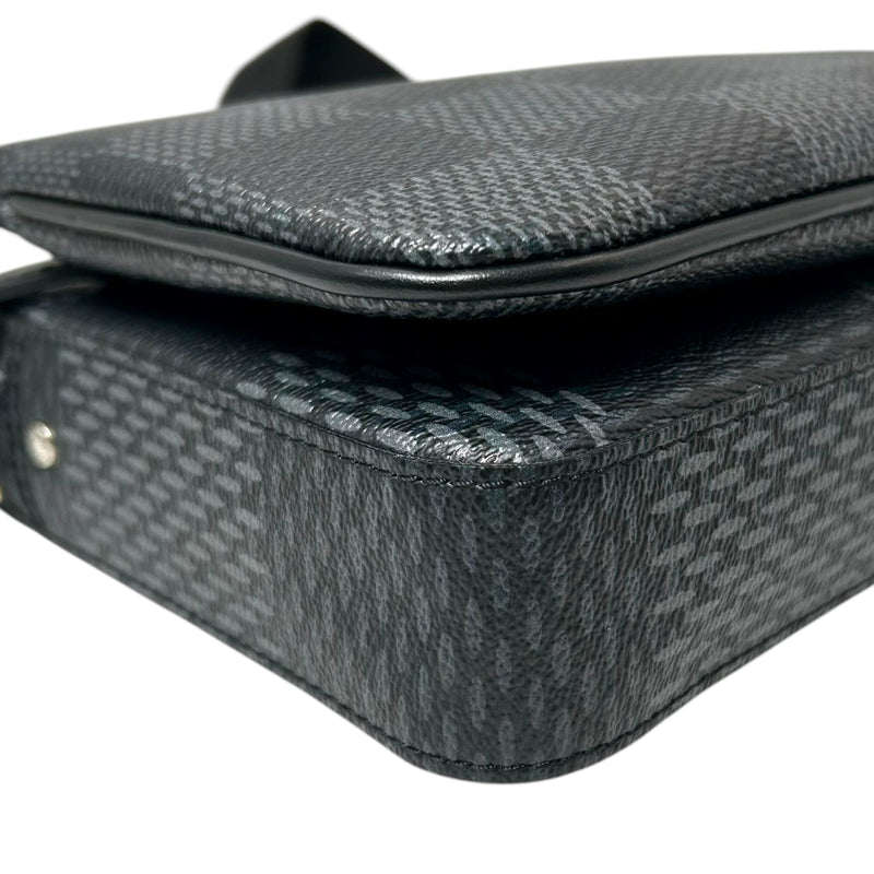 LOUIS VUITTON ダミエ・グラフィット3D トリオ・メッセンジャー_N50017_38319