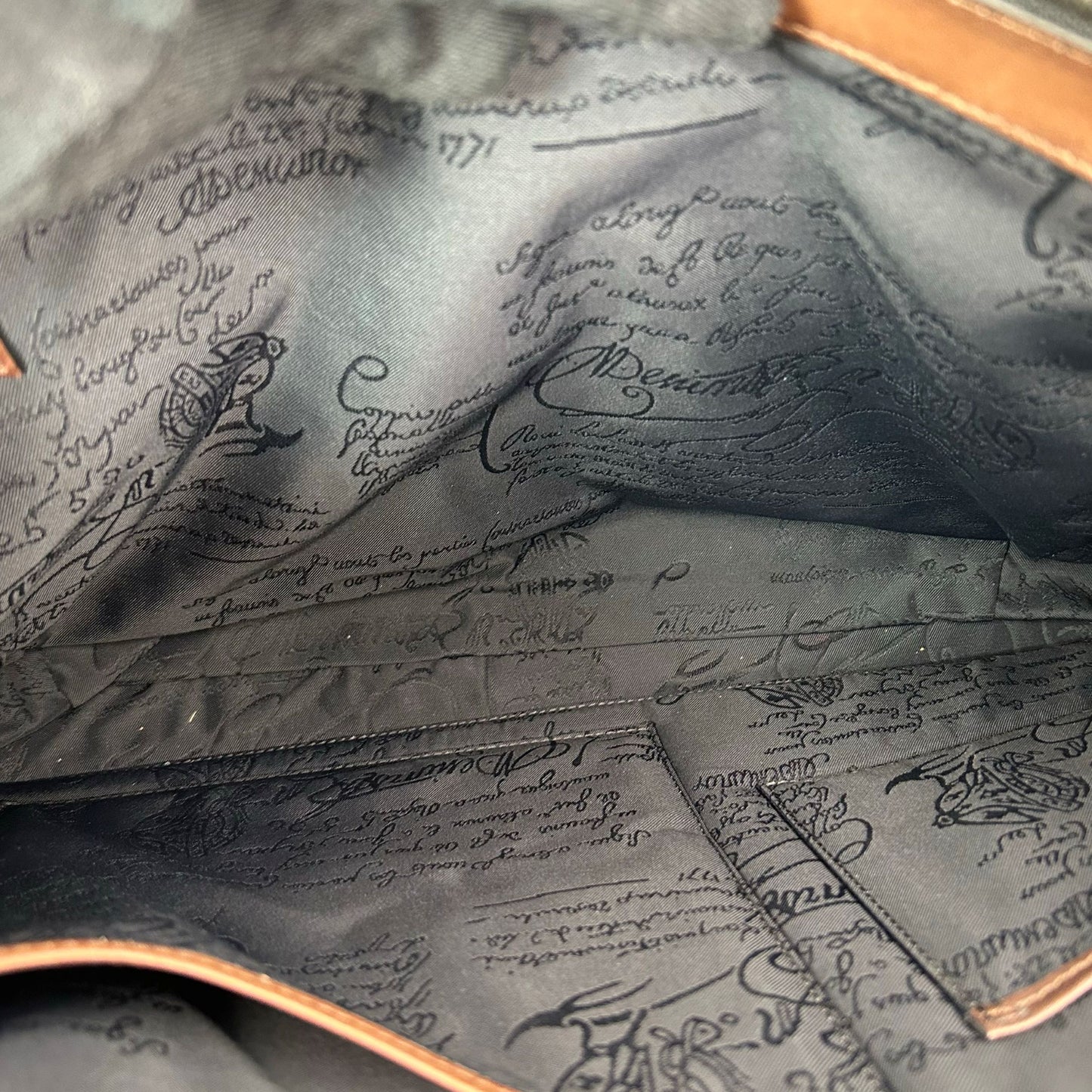 BERLUTI パースペクティブ レザー ブリーフケース パティーヌ モダニスト ヴェネチアンレザー_36468