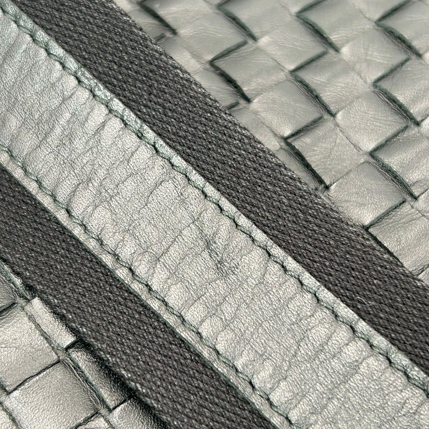 BOTTEGA VENETA イントレチャート ショルダーバッグ_38454