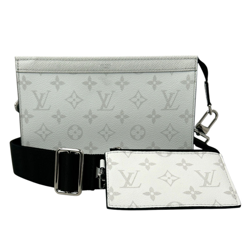 Louis Vuitton_M30935 タイガラマ モノグラム_ガストン・ウェアラブルウォレット _36825