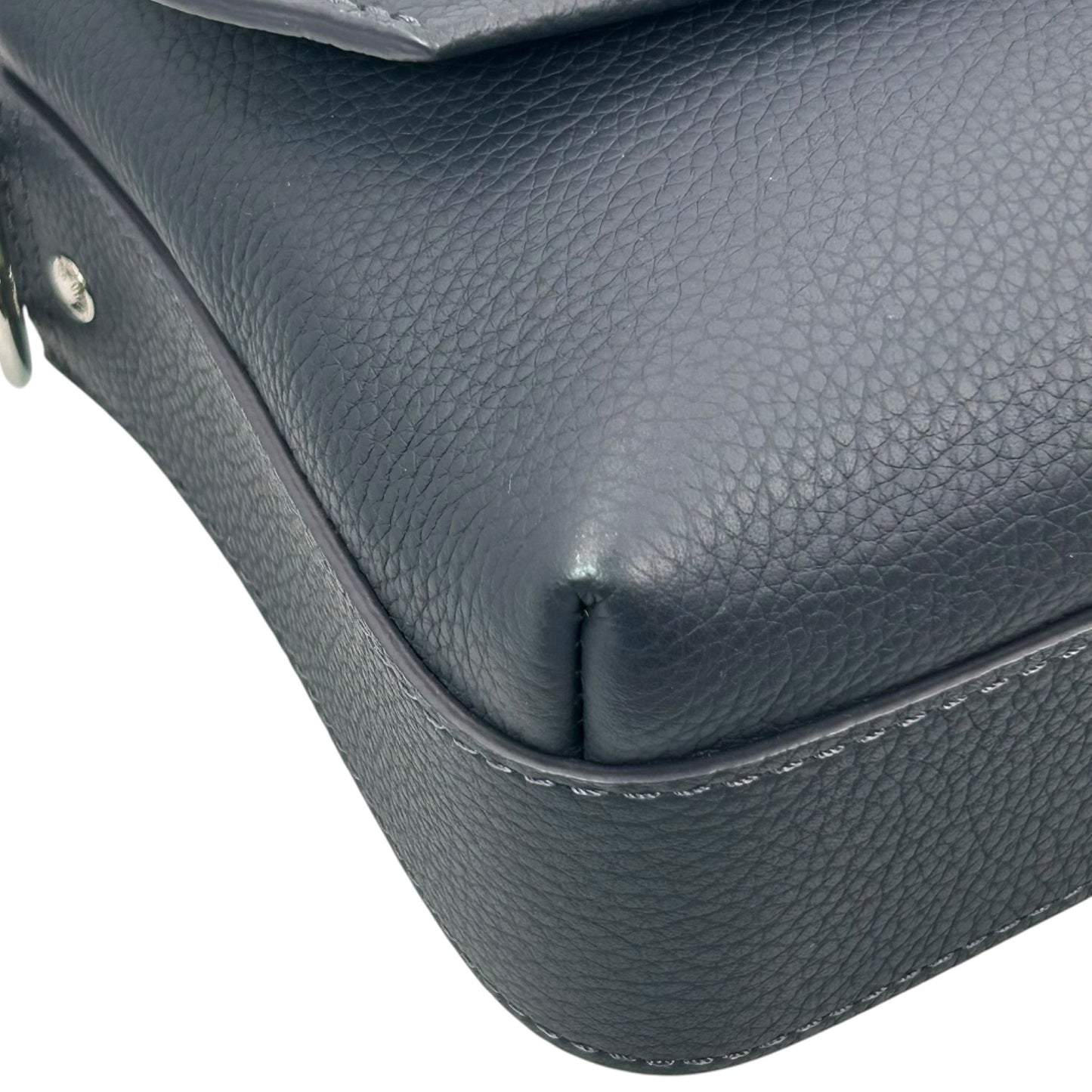 LOUIS VUITTON ファストライン・メッセンジャー_M22611_38949