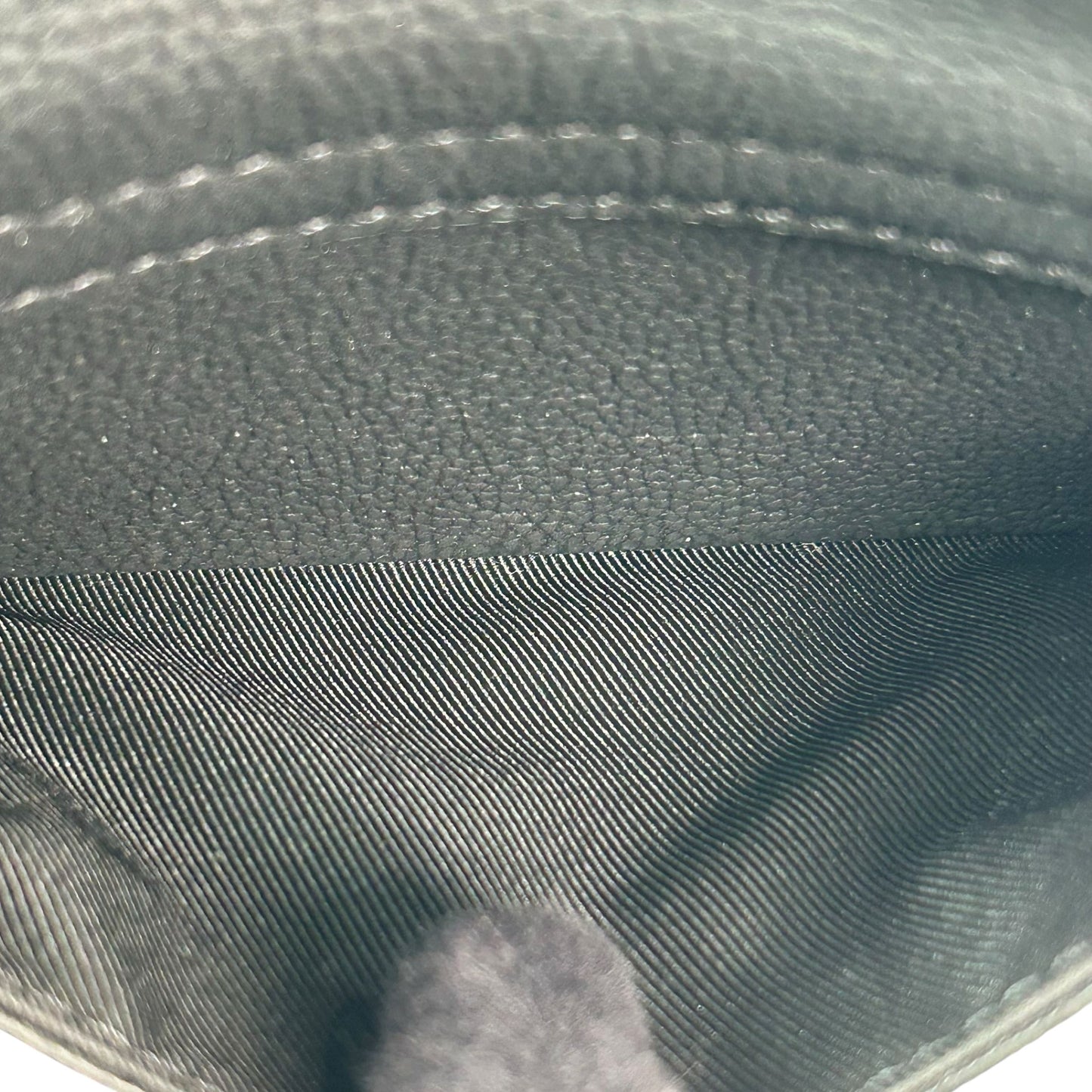 LOUIS VUITTON パイロット ウェアラブル ウォレット_M83563_38584