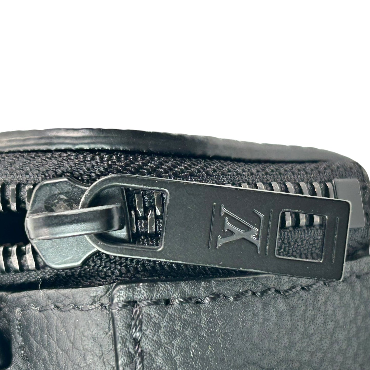 LOUIS VUITTON パイロット ウェアラブル ウォレット_M83563_38584