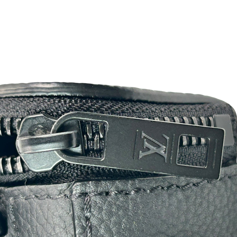LOUIS VUITTON パイロット ウェアラブル ウォレット_M83563_38584